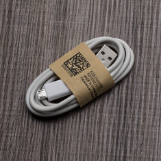 Cabo de dados usb v8  com logotipo